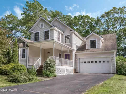 118 Hemlock Cv, Milford, PA 18337