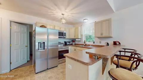 190 Westfall Dr, Dingmans Ferry, PA 18328 photo 8