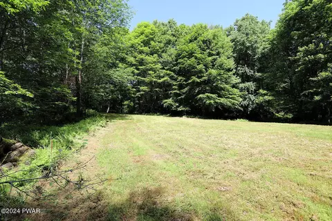 109 Delaware Dr, Damascus, PA 18415