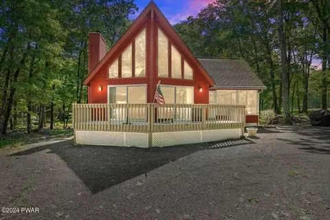 215 Broadmoor Dr, Lords Valley, PA 18428