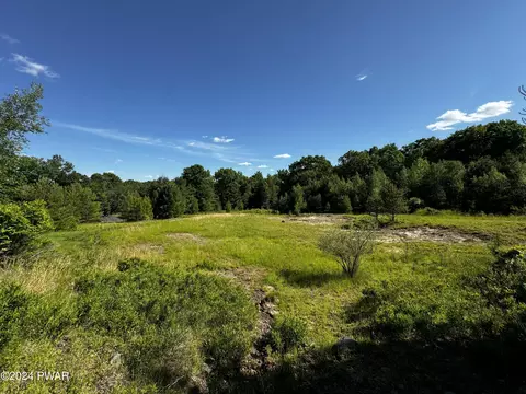 Urban Road, Hawley, PA 18428
