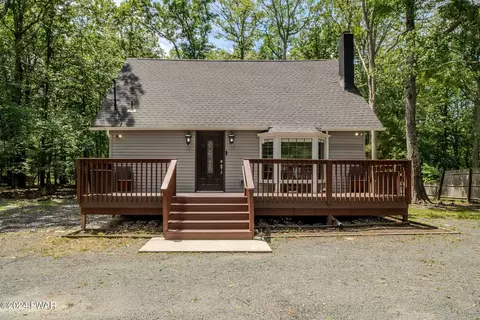 214 Lake Dr, Dingmans Ferry, PA 18328