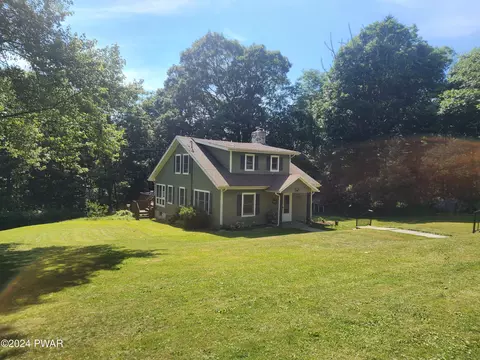 127 Watts Hill Rd, Honesdale, PA 18431