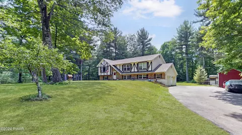 111 White Pine Ct, Milford, PA 18337