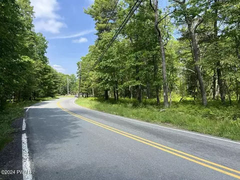691 Twin Lakes Rd, Shohola, PA 18458