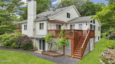 105 Stamford Rd, Dingmans Ferry, PA 18328