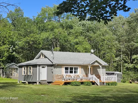 284 Spruce Lake Rd, Thompson, PA 18465