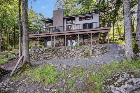 108 Falling Brk, Lords Valley, PA 18428