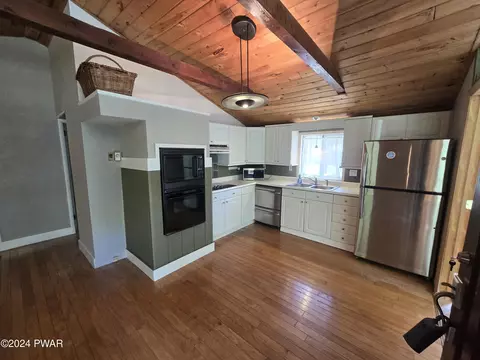135 Beech Rd, Dingmans Ferry, PA 18328 photo 9