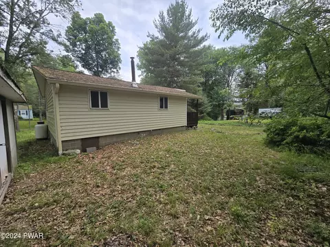 135 Beech Rd, Dingmans Ferry, PA 18328 photo 6