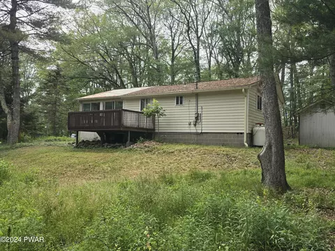 135 Beech Rd, Dingmans Ferry, PA 18328 photo 5