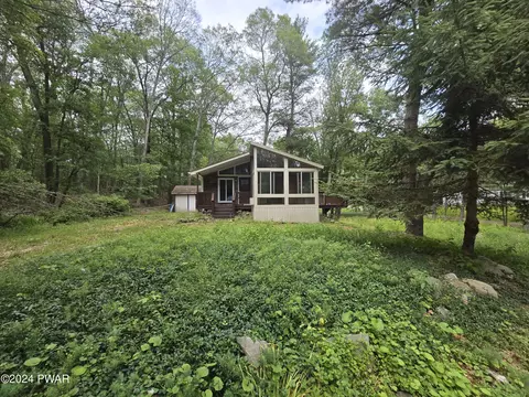 135 Beech Rd, Dingmans Ferry, PA 18328 photo 2