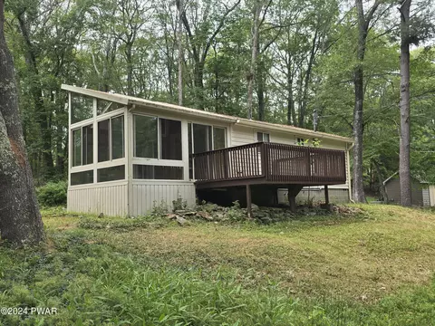 135 Beech Rd, Dingmans Ferry, PA 18328 photo 3