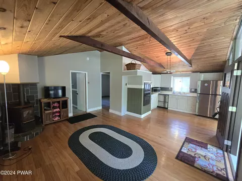 135 Beech Rd, Dingmans Ferry, PA 18328 photo 8