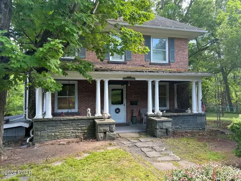 906 Hudson St, Hawley, PA 18428