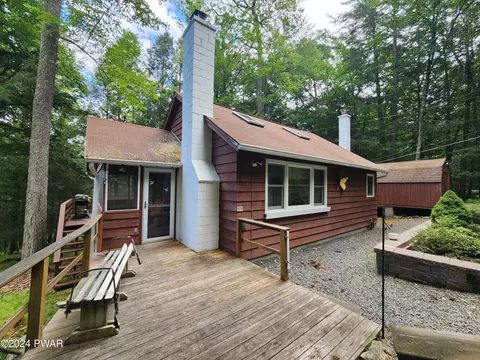 176 Hemlock Brook Trl, Greentown, PA 18426