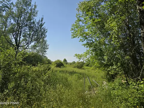 612 Beach Lake Hwy, Honesdale, PA 18431