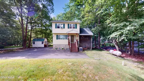 102 Perch Ter, Milford, PA 18337