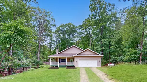 105 Paper Birch, Tafton, PA 18464