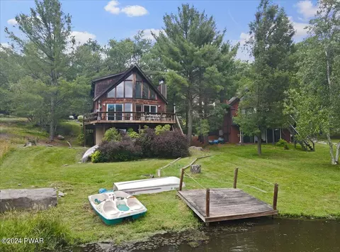 1074 Aquarius Dr, Lake Ariel, PA 18436