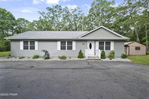 107 Rockhill Ct, Milford, PA 18337