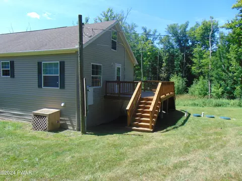 12 Pine Tree Ln, Newfoundland, PA 18445 photo 4