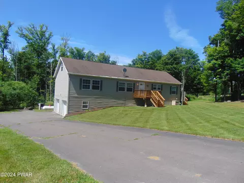 12 Pine Tree Ln, Newfoundland, PA 18445 photo 2