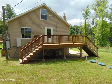 12 Pine Tree Ln, Newfoundland, PA 18445 photo 3
