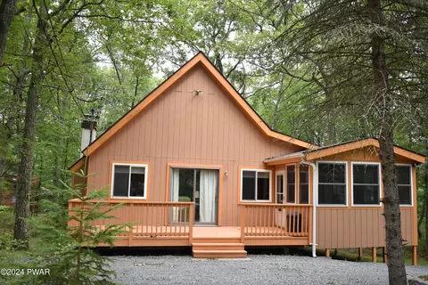 224 Maple Ridge Dr, Lords Valley, PA 18428