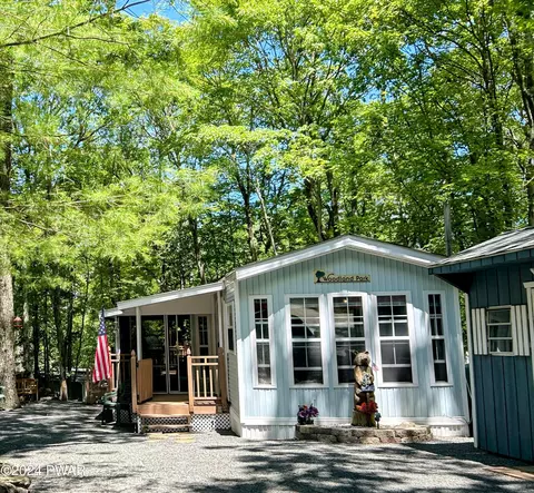 111 Black Cherry Dr, Milford, PA 18337