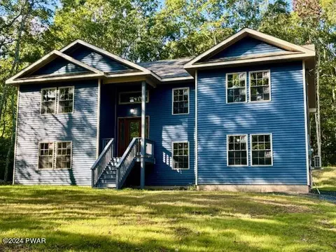 111 Indian Run Ct, Milford, PA 18337