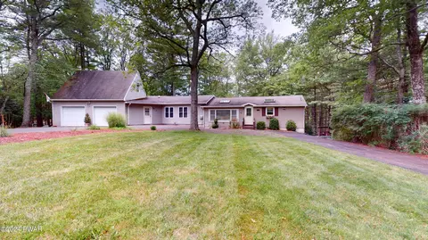 121 E Maheli Dr, Dingmans Ferry, PA 18328