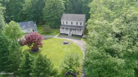 101 Ridgewood Ln, Hawley, PA 18428