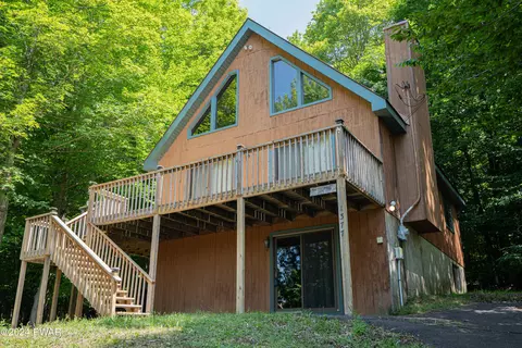 89 Woodview Ter, Lake Ariel, PA 18436