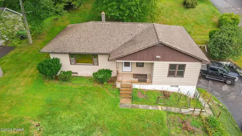 21 Sunset Ave, Honesdale, PA 18431