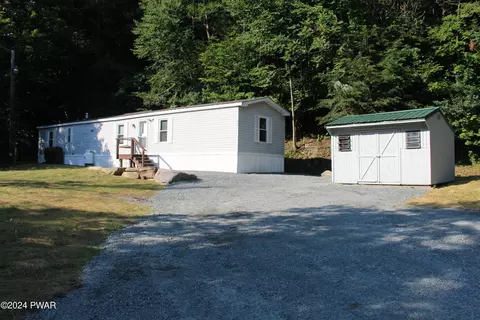 77 Pond Rd, Moscow, PA 18444