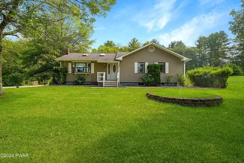117 Fisher Ln, Milford, PA 18337
