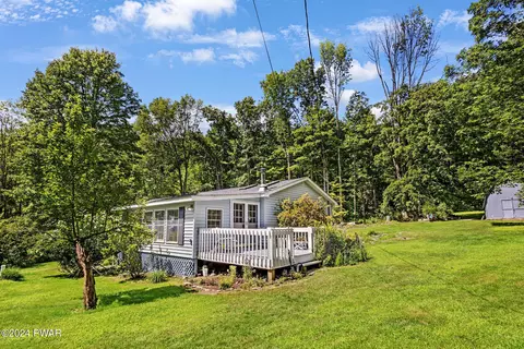 4835 Hancock Highway Hwy, Equinunk, PA 18417