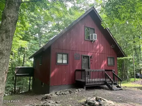 1134 Red Hawk Dr, Lake Ariel, PA 18436