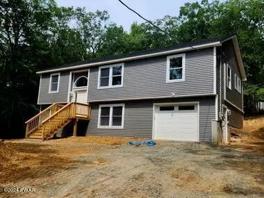 114 White Pine Drive Dr, Milford, PA 18337