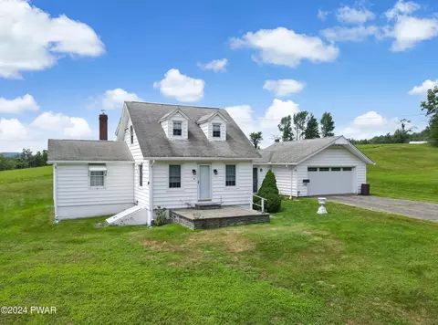 1262 Beech Grove Rd, Prompton, PA 18456