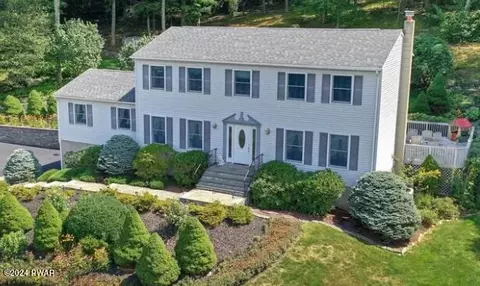 6 Bailey Pl, Staten Island, NY 10303