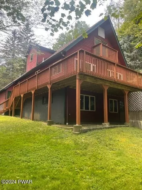 2937 S Fairway Dr, Lake Ariel, PA 18436