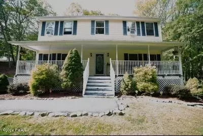 105 Locust Ct, Milford, PA 18337
