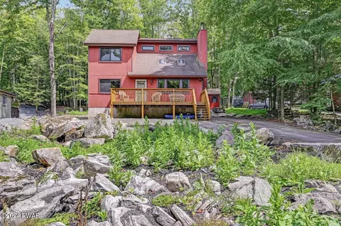 667 Lakeview Dr, Lake Ariel, PA 18436