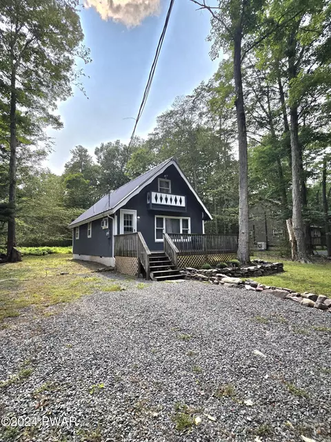 300 Delaware Trl, Pocono Lake, PA 18347