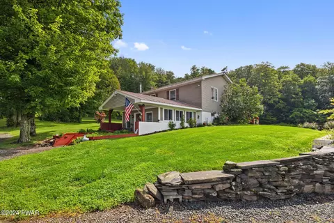 60 Duran Rd, Equinunk, PA 18417