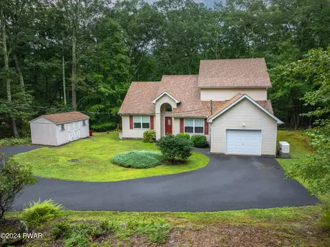 158 Little Walker Rd, Shohola, PA 18458