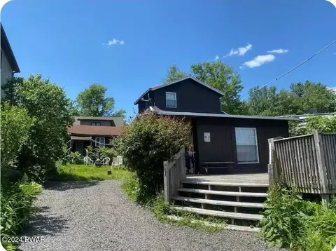 141 Bates Patch Rd, Greenfield Township, PA 18407
