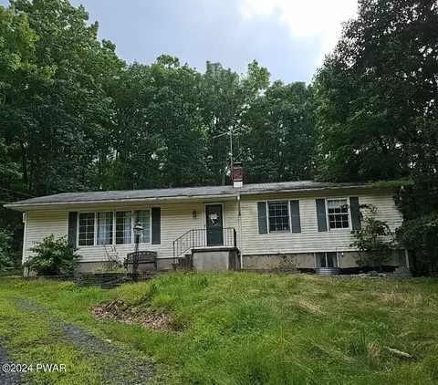 385 N Valley View Dr, Stroudsburg, PA 18360